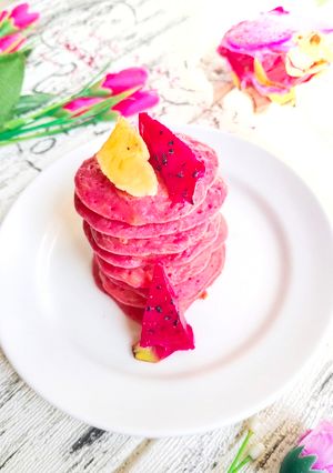 Foto resep Pancake Pisang Selai Strawberry (sy pakai jus buah naga)