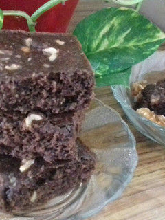 બ્રાઉની (Brownie Recipe In Gujarati) રેસીપી મુખ્ય ફોટો