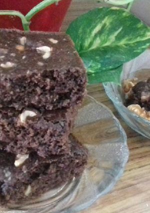 બ્રાઉની (Brownie Recipe In Gujarati) રેસીપી મુખ્ય ફોટો