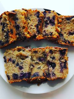 O poză a rețetei Banana bread cu afine.