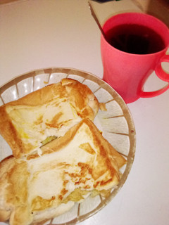 A picture of Pan toasted 🍞 bread with fried eggs.