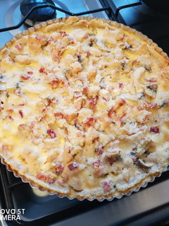 Una foto de Quiche de pollito con algo más 👌