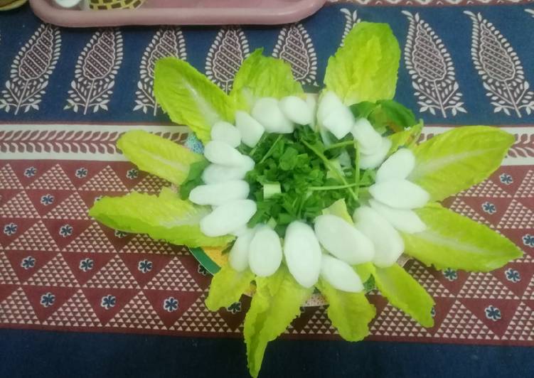 Simple Way to Prepare Ultimate Salad Greens and Radish Bowl