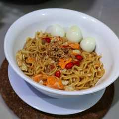 A picture of Mie Instan Nyemek.