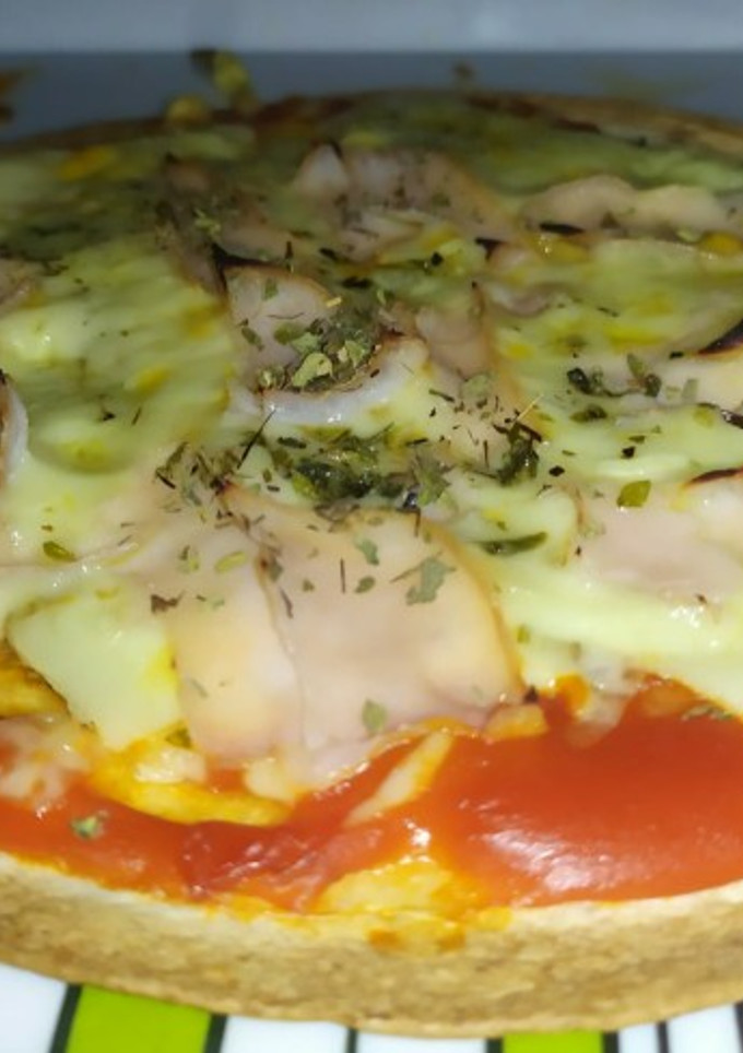 Una foto de Pizza-fajitas de pavo y quesosss