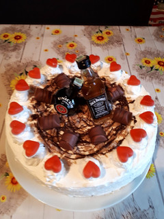 Gesztenyés-mascarponés-tejszínes torta recept fotója
