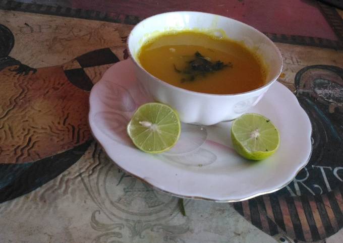 Lentil and fennel seeds soup