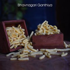 A picture of Bhavnagari Ganthiya.