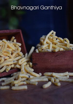 A picture of Bhavnagari Ganthiya.
