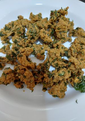 A picture of Crispy palak pakoda.