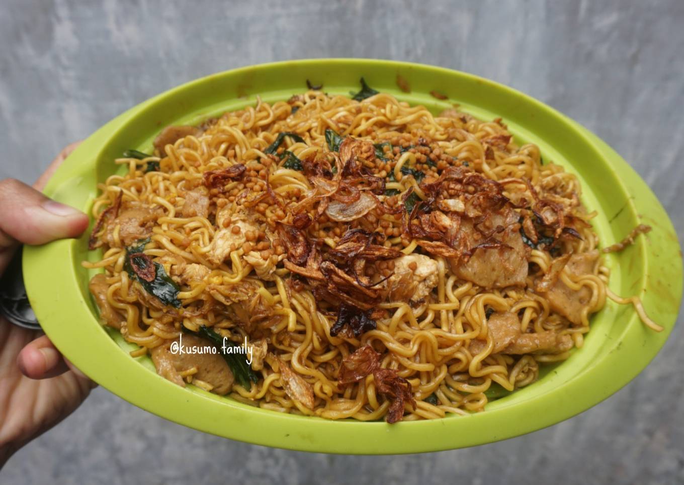 Semur ayam serbaguna untuk mie goreng dan pangsit goreng dll