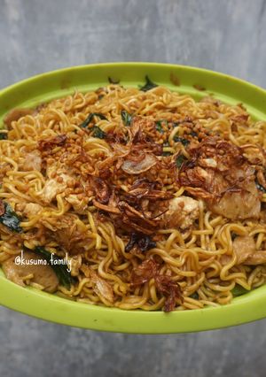 Foto resep Semur ayam serbaguna untuk mie goreng dan pangsit goreng dll