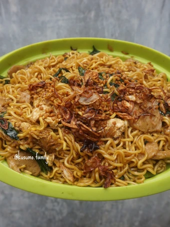 Langkah Mudah untuk Membikin Resep  Semur ayam serbaguna untuk mie goreng dan pangsit goreng dll yang Lezat, Sempurna