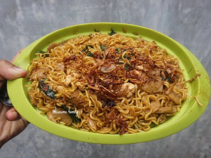 Langkah Mudah untuk Membikin Resep  Semur ayam serbaguna untuk mie goreng dan pangsit goreng dll yang Lezat, Sempurna
