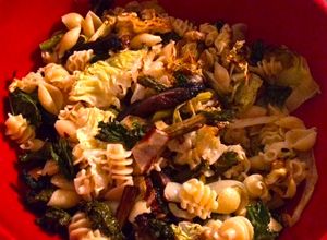 Una foto de Ensalada de pasta con vegetales asados