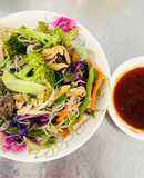 Bún gạo lứt xào bò, rau củ quả keto