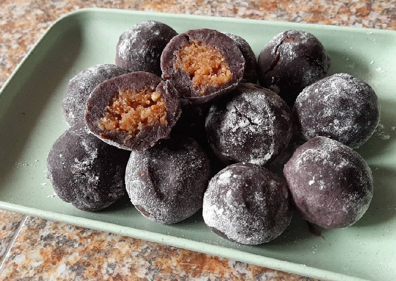 Resep Mochi ketan hitam isi kacang Resep Mochi ketan hitam isi kacang