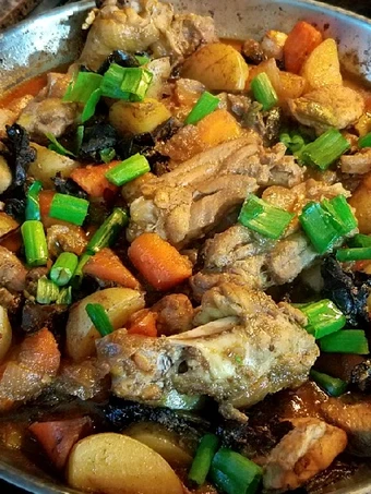 Easy Way Prepare Spicy braised chicken and potatoes 香辣焖鸡 the Can Spoil the Tongue Perfect