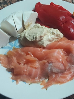 Una foto de Salmón ahumado y compañía