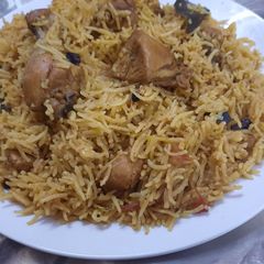 A picture of Do piyaza chicken pulao.