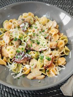 Una foto de Pasta melosa con setas