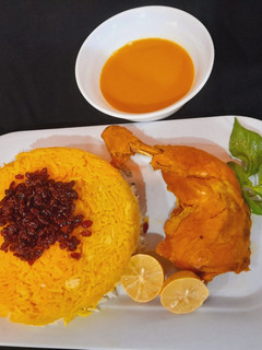 عکسی از دستور پلو مرغ زعفرانی مجلسی (رستورانی)