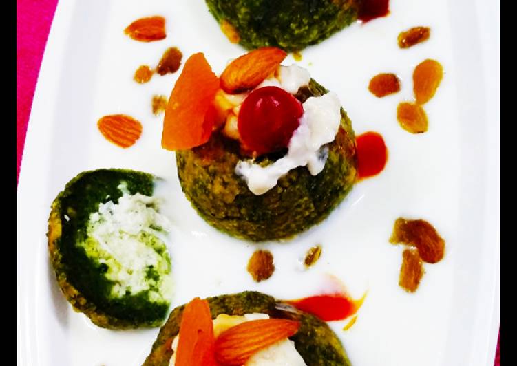 Spinach paneer balls in Yoghurt