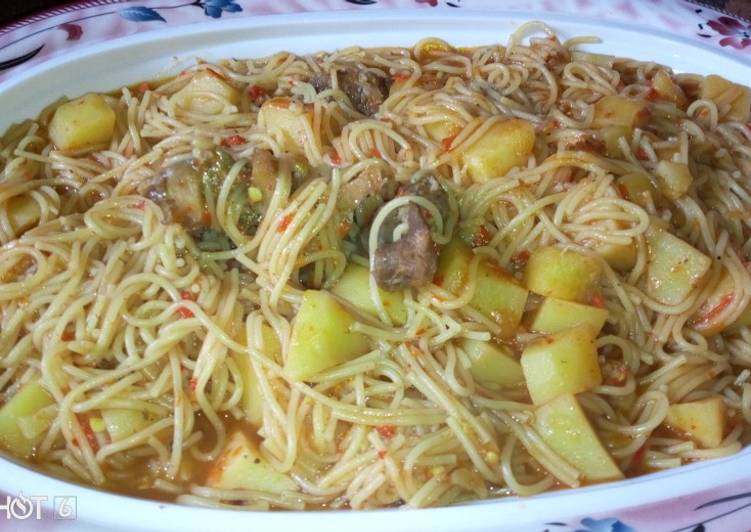 Recipe of Speedy Spaghetti &amp; Irish potatoes jollof