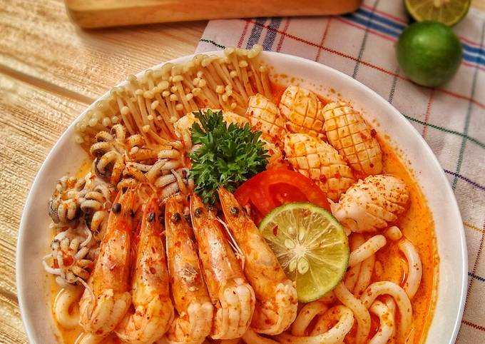 Cara bikin Udon Tom Yum Seafood