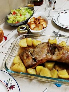 Una foto de Paletilla de cordero albardada