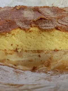 Una foto de Coca de llanda Valenciana de canela y azúcar, Sin Gluten