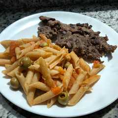 Una foto de Pasta integral con solomo