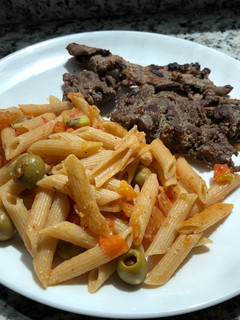 Una foto de Pasta integral con solomo