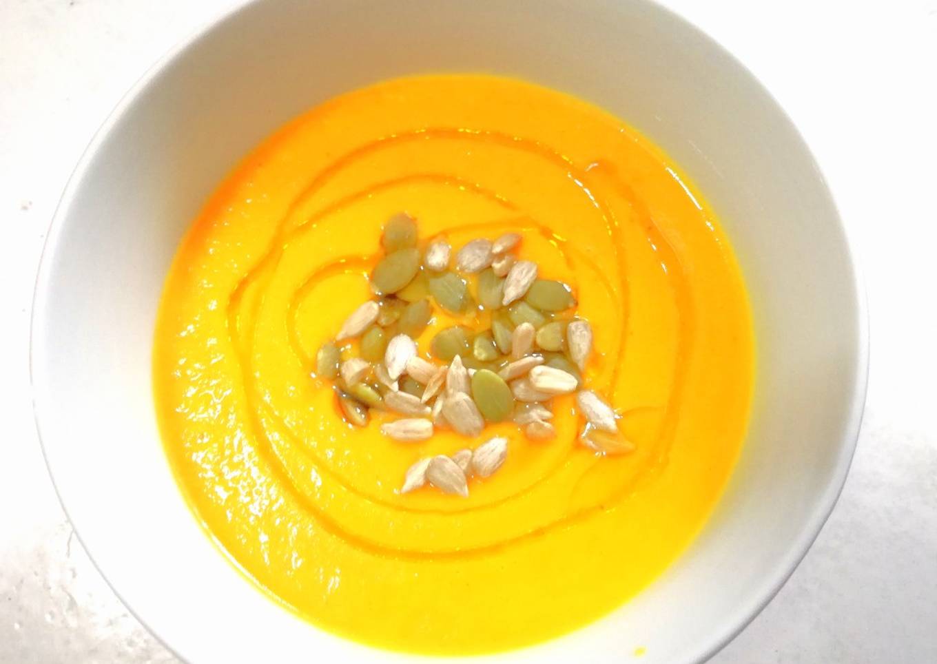Crema de calabaza, batata y zanahoria con especias en Mycook