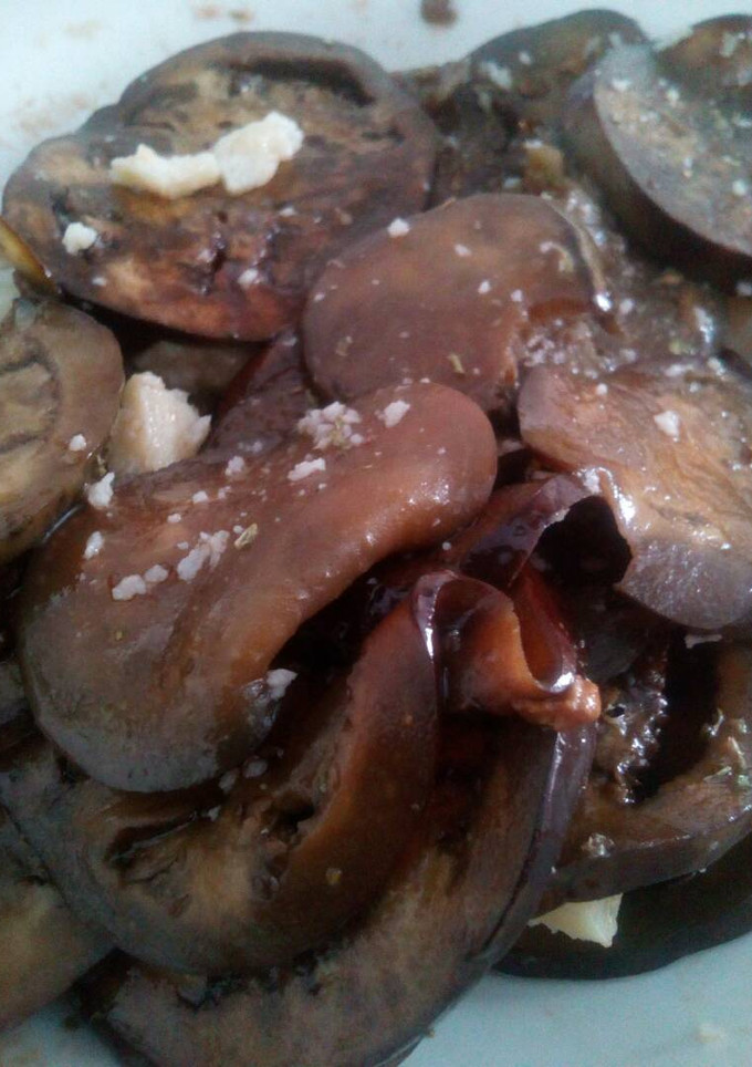 Una foto de Ensalada de berenjenas marinadas