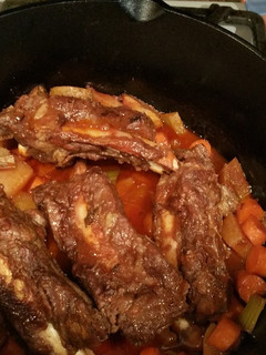 A picture of Dutch Oven Beef Ribs.