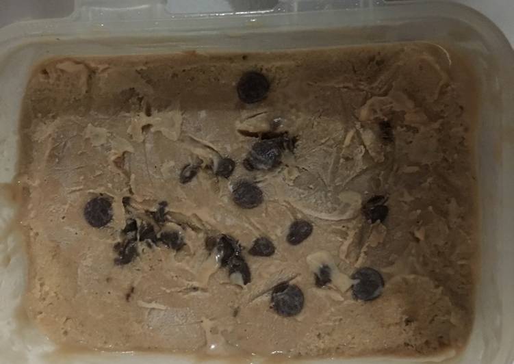 Bagaimana Membuat Es krim pisang biskuit, Enak