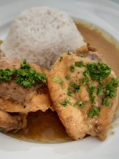 Una foto de Pollo al curry y leche de coco #menosde15