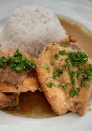 Una foto de Pollo al curry y leche de coco #menosde15