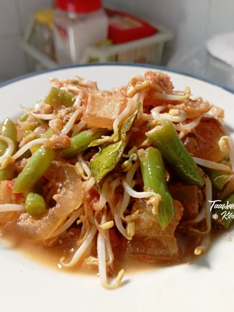 Langkah Gampang Membikin Resep Tumis Buncis Kecambah &amp; Krecek yang Enak Banget Anti Ribet, Menggugah Selera