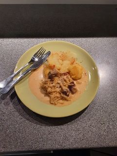 Szegediner Gulasch mit Bratklössen Rezepthauptbild