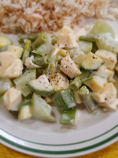 Una foto de Verduras con queso y crema