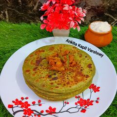 A picture of Bathua Paratha.
