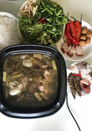 Hình của món Lẩu mắm nam bộ.