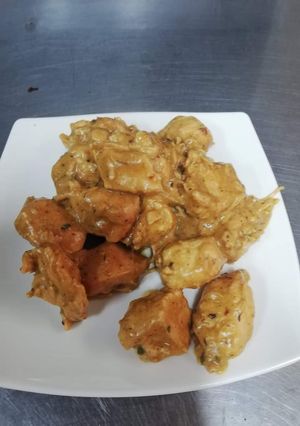 Una foto de Pechuga de pollo en cubos en naranja 🍊
