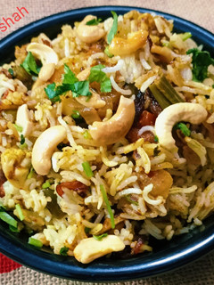 हांडी वेज दम बिरयानी (handi veg dum biryani recipe in Hindi) रेसिपी मुख्य फोटो