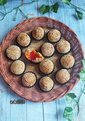 Foto resep Onde-onde Labu : Isi Selai Stroberi