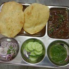A picture of Chole Bhature.