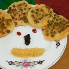 A picture of Moong dal mutter patties.