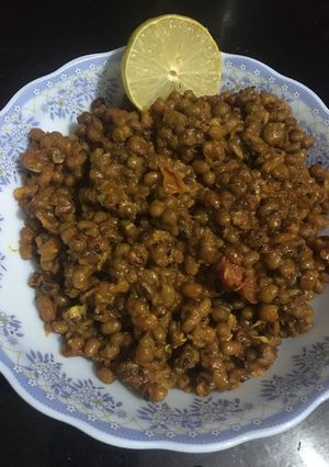 A picture of Masaledar moong.